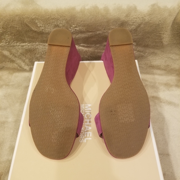 Michael Kors Fiona Wedge Suede Dark  Fuschia/Garnet - Picture 8 of 10